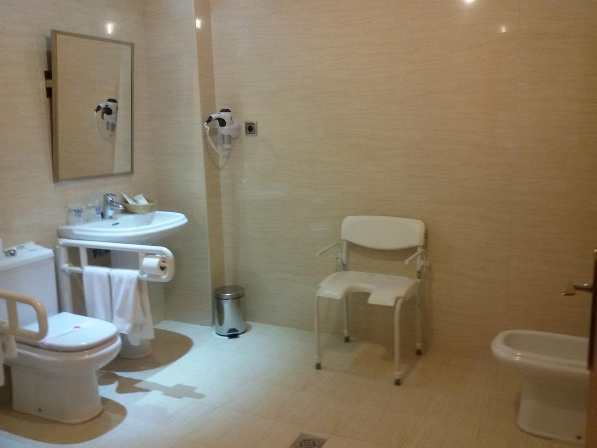 Hotel II Castillas Ávila Buitenkant foto
